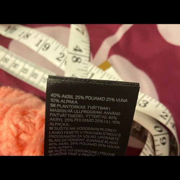 Pink H&M Puffy Sweater - Picture 7 of 7